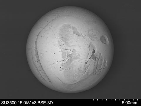 Tolle REM-Art Aufnahme mit dem Rasterelektronenmikroskop. Kugelstruktur ähnelt dem Mond.